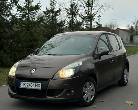 Коричневий Рено Сценік, об'ємом двигуна 1.5 л та пробігом 228 тис. км за 5900 $, фото 1 на Automoto.ua