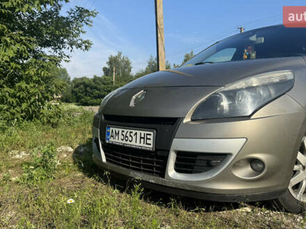 Рено Сценик 2011 в Житомире на Automoto.ua Коричневый Рено Сценик, объемом двигателя 1.6 л и пробегом 324 тыс. км за 5500 $, фото 1 на Automoto.ua