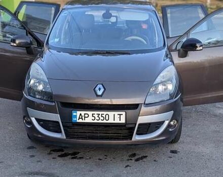 Коричневий Рено Сценік, об'ємом двигуна 1.46 л та пробігом 207 тис. км за 8900 $, фото 1 на Automoto.ua