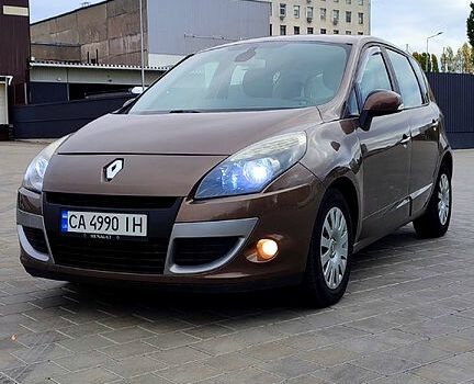 Коричневий Рено Сценік, об'ємом двигуна 1.5 л та пробігом 275 тис. км за 6800 $, фото 1 на Automoto.ua