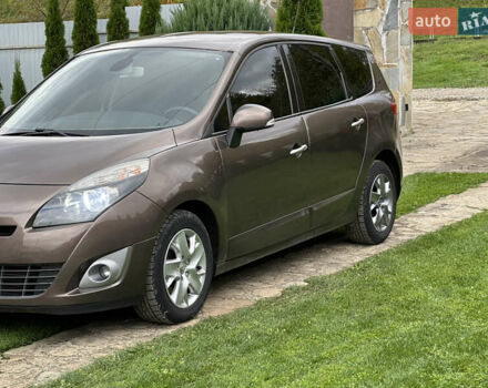 Коричневий Рено Сценік, об'ємом двигуна 1.6 л та пробігом 157 тис. км за 7999 $, фото 1 на Automoto.ua
