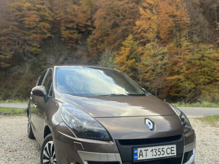 Рено Сценик 2011 в Коломые на Automoto.ua Коричневый Рено Сценик, объемом двигателя 1.5 л и пробегом 285 тыс. км за 7500 $, фото 1 на Automoto.ua