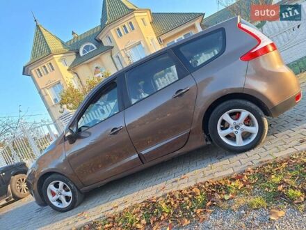 Рено Сценік 2011 у Чернівцях на Automoto.ua Коричневий Рено Сценік, об'ємом двигуна 1.5 л та пробігом 327 тис. км за 6200 $, фото 1 на Automoto.ua