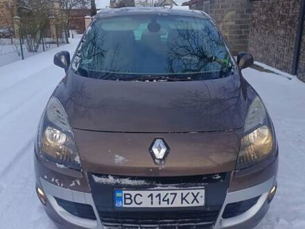 Коричневий Рено Сценік, об'ємом двигуна 1.46 л та пробігом 272 тис. км за 7500 $, фото 1 на Automoto.ua