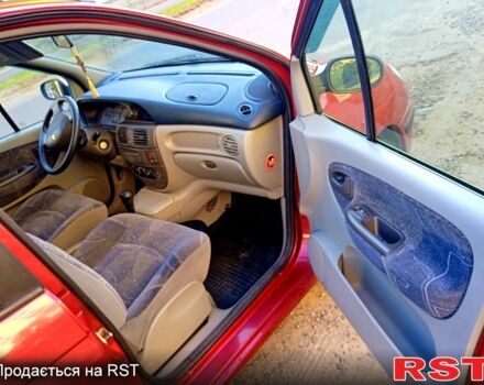 Красный Рено Сценик, объемом двигателя 1.6 л и пробегом 94 тыс. км за 4000 $, фото 5 на Automoto.ua