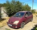 Красный Рено Сценик, объемом двигателя 1.9 л и пробегом 350 тыс. км за 2000 $, фото 1 на Automoto.ua