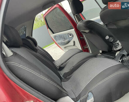 Рено Сценік 2003 у Дрогобичі на Automoto.ua Червоний Рено Сценік, об'ємом двигуна 1.6 л та пробігом 200 тис. км за 3750 $, фото 25 на Automoto.ua