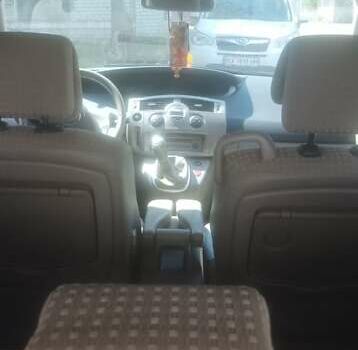 Красный Рено Сценик, объемом двигателя 1.6 л и пробегом 250 тыс. км за 3650 $, фото 11 на Automoto.ua