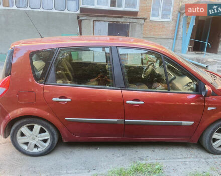Красный Рено Сценик, объемом двигателя 1.6 л и пробегом 231 тыс. км за 3700 $, фото 5 на Automoto.ua