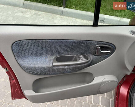 Рено Сценік 2003 у Дрогобичі на Automoto.ua Червоний Рено Сценік, об'ємом двигуна 1.6 л та пробігом 200 тис. км за 3750 $, фото 21 на Automoto.ua