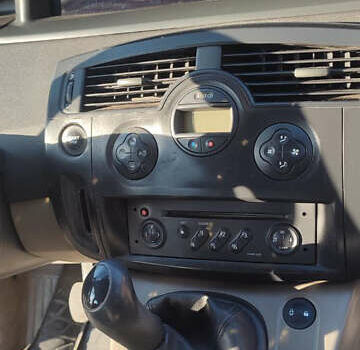 Красный Рено Сценик, объемом двигателя 1.6 л и пробегом 207 тыс. км за 3999 $, фото 9 на Automoto.ua