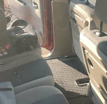 Красный Рено Сценик, объемом двигателя 1.6 л и пробегом 207 тыс. км за 3999 $, фото 4 на Automoto.ua