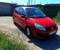 Красный Рено Сценик, объемом двигателя 1.6 л и пробегом 345 тыс. км за 4100 $, фото 1 на Automoto.ua