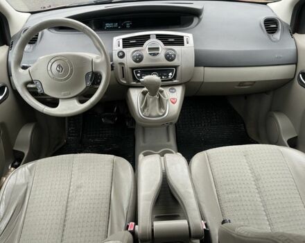 Красный Рено Сценик, объемом двигателя 2 л и пробегом 250 тыс. км за 3800 $, фото 6 на Automoto.ua