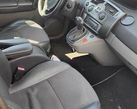 Красный Рено Сценик, объемом двигателя 1.6 л и пробегом 335 тыс. км за 4800 $, фото 1 на Automoto.ua