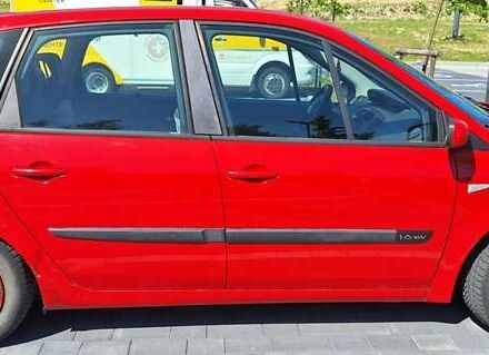 Красный Рено Сценик, объемом двигателя 1.6 л и пробегом 129 тыс. км за 4300 $, фото 3 на Automoto.ua