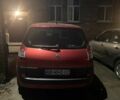 Красный Рено Сценик, объемом двигателя 1.6 л и пробегом 218 тыс. км за 4650 $, фото 1 на Automoto.ua