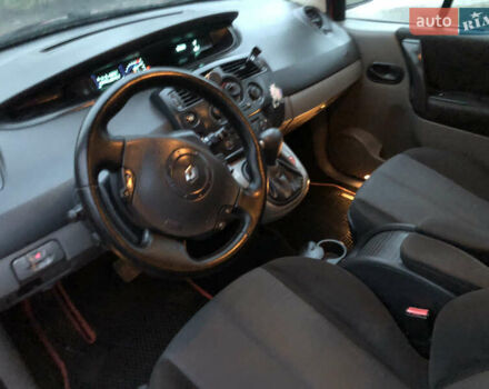 Красный Рено Сценик, объемом двигателя 1.6 л и пробегом 259 тыс. км за 3600 $, фото 5 на Automoto.ua