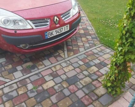 Красный Рено Сценик, объемом двигателя 1.6 л и пробегом 205 тыс. км за 4700 $, фото 5 на Automoto.ua