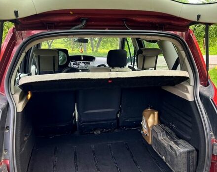 Рено Сценик 2008 в Ровно на Automoto.ua Красный Рено Сценик, объемом двигателя 1.5 л и пробегом 265 тыс. км за 4400 $, фото 4 на Automoto.ua