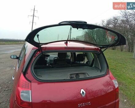 Красный Рено Сценик, объемом двигателя 1.6 л и пробегом 184 тыс. км за 6300 $, фото 4 на Automoto.ua