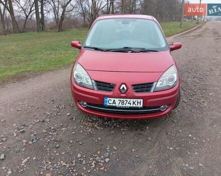 Красный Рено Сценик, объемом двигателя 1.6 л и пробегом 184 тыс. км за 6300 $, фото 1 на Automoto.ua