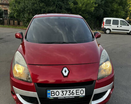 Красный Рено Сценик, объемом двигателя 1.5 л и пробегом 350 тыс. км за 5700 $, фото 2 на Automoto.ua