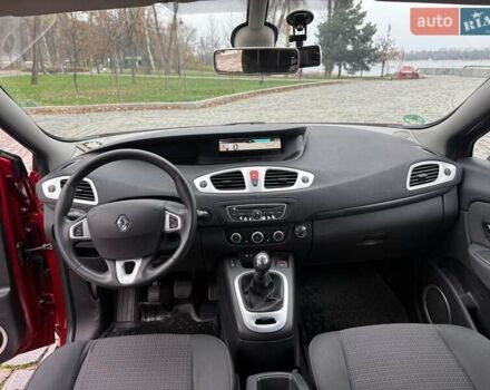 Красный Рено Сценик, объемом двигателя 1.46 л и пробегом 185 тыс. км за 7900 $, фото 13 на Automoto.ua
