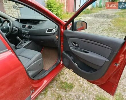 Рено Сценик 2010 в Чернигове на Automoto.ua Красный Рено Сценик, объемом двигателя 1.6 л и пробегом 217 тыс. км за 7500 $, фото 23 на Automoto.ua