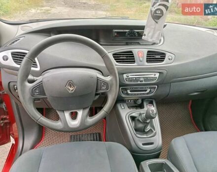 Рено Сценик 2010 в Чернигове на Automoto.ua Красный Рено Сценик, объемом двигателя 1.6 л и пробегом 217 тыс. км за 7500 $, фото 16 на Automoto.ua