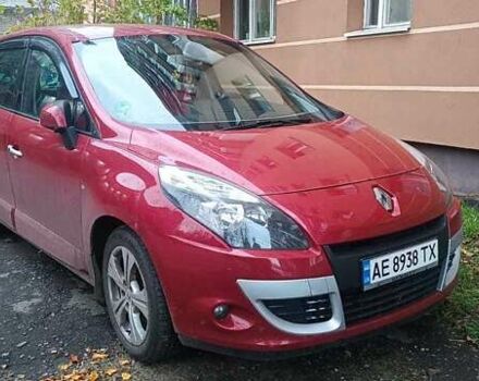 Красный Рено Сценик, объемом двигателя 1.87 л и пробегом 264 тыс. км за 8300 $, фото 12 на Automoto.ua