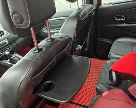 Красный Рено Сценик, объемом двигателя 1.6 л и пробегом 237 тыс. км за 7500 $, фото 6 на Automoto.ua