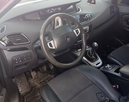 Красный Рено Сценик, объемом двигателя 1.6 л и пробегом 240 тыс. км за 7800 $, фото 9 на Automoto.ua