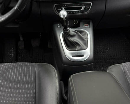 Червоний Рено Сценік, об'ємом двигуна 1.6 л та пробігом 236 тис. км за 4700 $, фото 14 на Automoto.ua