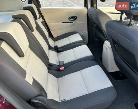 Красный Рено Сценик, объемом двигателя 1.46 л и пробегом 216 тыс. км за 8200 $, фото 17 на Automoto.ua