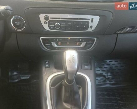 Рено Сценик 2012 в Ковель на Automoto.ua Красный Рено Сценик, объемом двигателя 1.46 л и пробегом 140 тыс. км за 9700 $, фото 17 на Automoto.ua