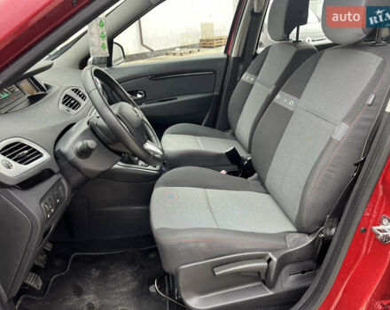 Красный Рено Сценик, объемом двигателя 1.5 л и пробегом 228 тыс. км за 8700 $, фото 28 на Automoto.ua