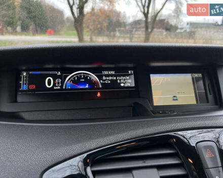 Красный Рено Сценик, объемом двигателя 1.5 л и пробегом 245 тыс. км за 5500 $, фото 22 на Automoto.ua