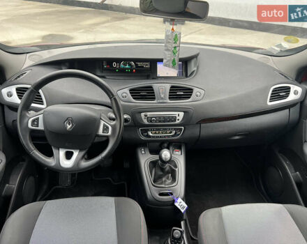 Красный Рено Сценик, объемом двигателя 1.5 л и пробегом 228 тыс. км за 8700 $, фото 47 на Automoto.ua