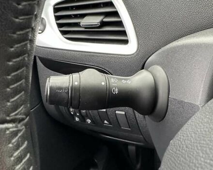 Червоний Рено Сценік, об'ємом двигуна 2 л та пробігом 176 тис. км за 9000 $, фото 32 на Automoto.ua