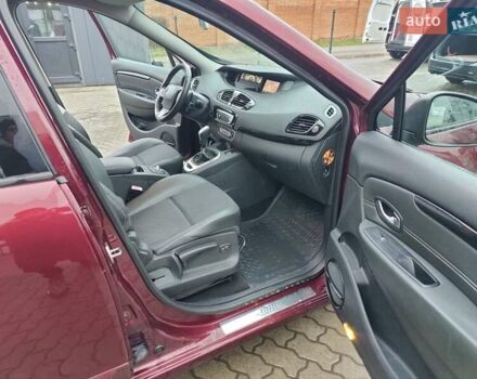 Червоний Рено Сценік, об'ємом двигуна 2 л та пробігом 200 тис. км за 10900 $, фото 9 на Automoto.ua