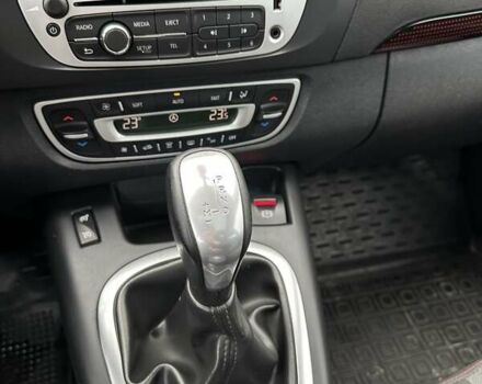 Червоний Рено Сценік, об'ємом двигуна 2 л та пробігом 176 тис. км за 9000 $, фото 24 на Automoto.ua