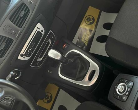 Красный Рено Сценик, объемом двигателя 1.5 л и пробегом 135 тыс. км за 12100 $, фото 20 на Automoto.ua