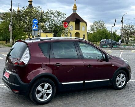 Красный Рено Сценик, объемом двигателя 1.6 л и пробегом 203 тыс. км за 8700 $, фото 2 на Automoto.ua