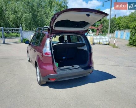 Красный Рено Сценик, объемом двигателя 1.46 л и пробегом 202 тыс. км за 9700 $, фото 9 на Automoto.ua