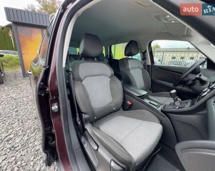 Красный Рено Сценик, объемом двигателя 1.33 л и пробегом 41 тыс. км за 16300 $, фото 30 на Automoto.ua