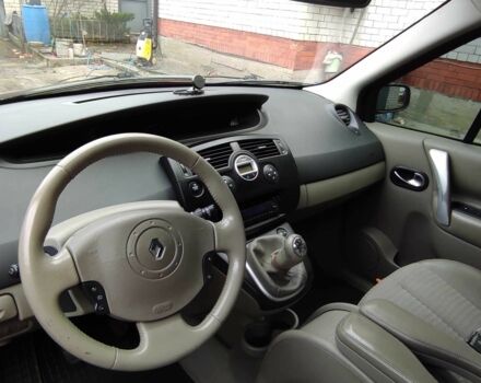 Красный Рено Сценик, объемом двигателя 1.6 л и пробегом 228 тыс. км за 4500 $, фото 13 на Automoto.ua