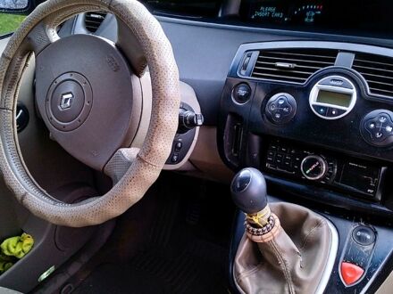 Рено Сценік 2004 у Чернівцях на Automoto.ua Червоний Рено Сценік, об'ємом двигуна 2 л та пробігом 0 тис. км за 3000 $, фото 1 на Automoto.ua