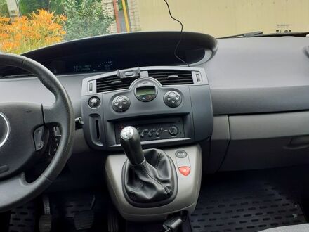 Рено Сценик 2007 в Одессе на Automoto.ua Красный Рено Сценик, объемом двигателя 1.4 л и пробегом 152 тыс. км за 5700 $, фото 1 на Automoto.ua