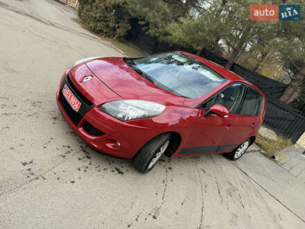 Рено Сценик 2009 в Луцке на Automoto.ua Красный Рено Сценик, объемом двигателя 1.6 л и пробегом 169 тыс. км за 6450 $, фото 1 на Automoto.ua
